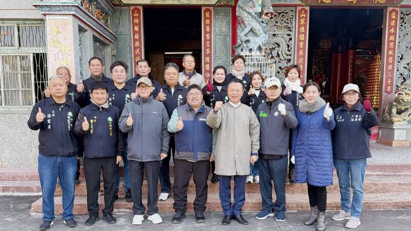 蔡易餘完成嘉縣18個鄉(xiāng)鎮(zhèn)市車隊掃街，展示團結(jié)氣勢