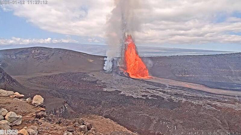 位於夏威夷大島的幾勞亞火山（Kilauea）1月12日噴發。 （法新社）