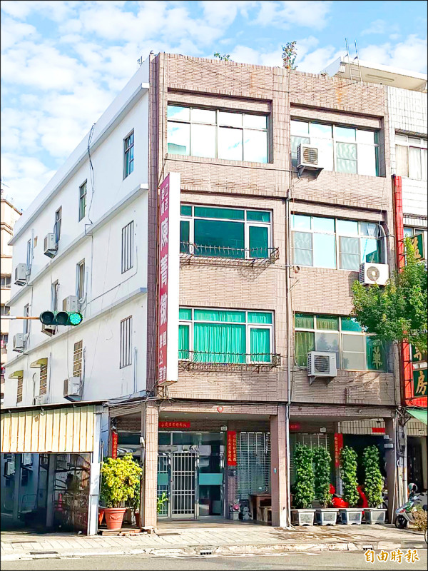 《三樓變四樓》藍委陳菁徽高雄服務處 被控違建