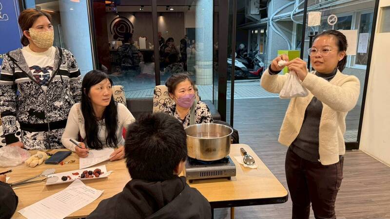 冬補正當時 移民署邀澎湖新住民體驗暖心藥膳