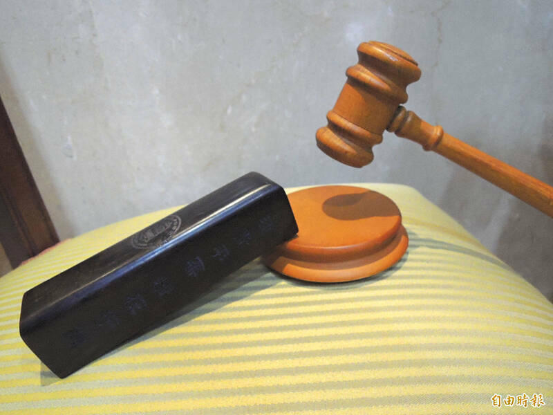 控孫女捶門怒吼「再洗就打」 祖母要討回415萬贈與吞敗原因曝