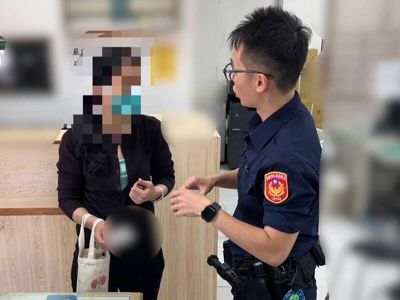 去年11月起普发1万，已经过了2个月，还是成为诈骗话术，杨姓护理师接获林姓假警称被冒领，到安中派出所查证，发现果然是诈骗、大翻白眼。（民众提供）