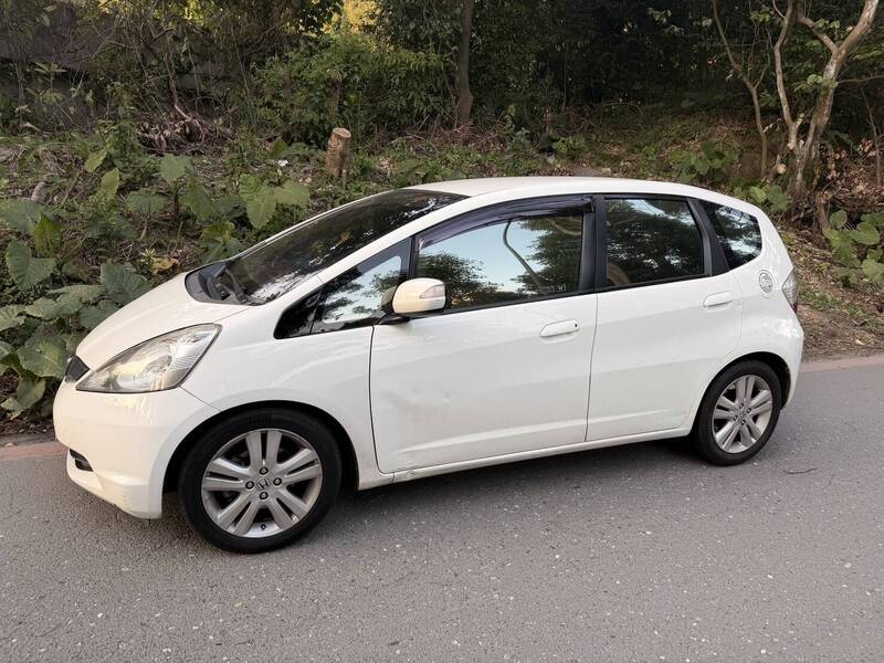 曾女昨传讯息给前夫后即失联，警方今天下午在新北中和发现曾女陈尸车内。（记者陆运锋翻摄）