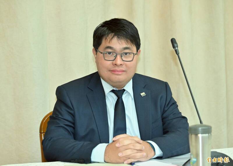 律師黃帝穎:藍白提總統彈劾案「打假球」 轉移不敢倒閣的心虛