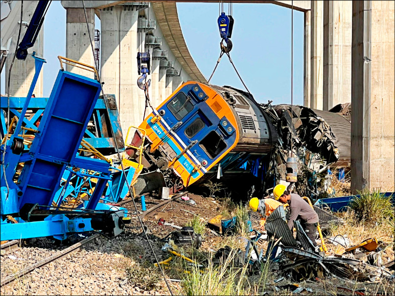 2 Musibah Crane Di Thailand, Timpa Proyek Kereta Cepat dan Jalan Maut