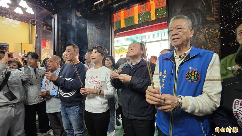 陳亭妃民調前東嶽殿點香不只求勝出 坦言爆淚但「她」哭最兇