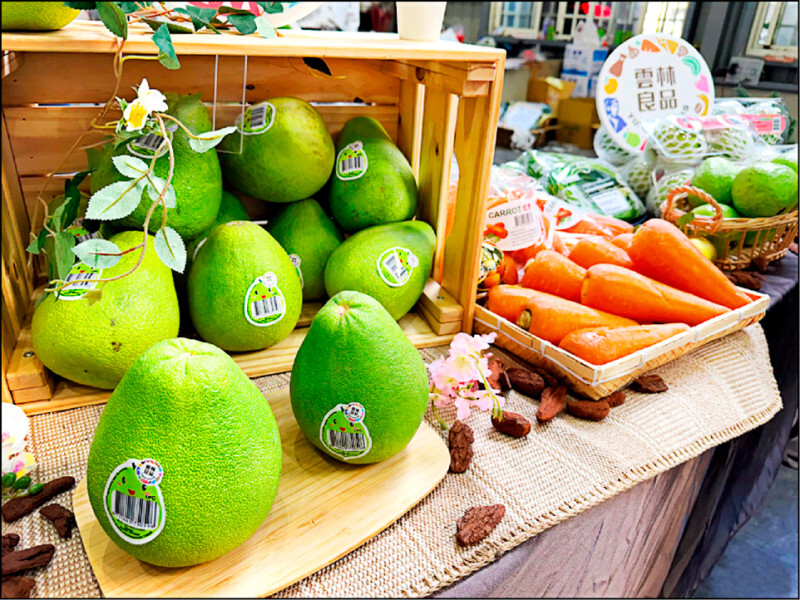 去年農(nóng)產(chǎn)品出口額下降了10%。