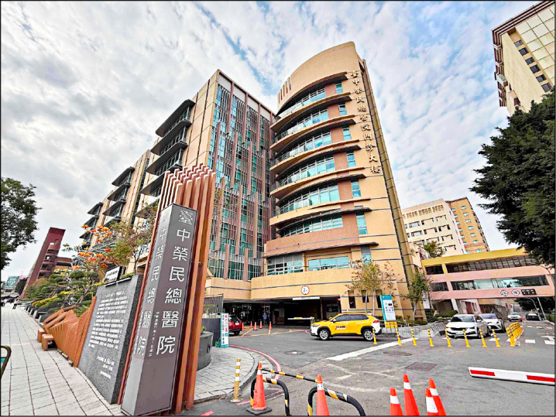 中榮3醫(yī)師同意做手術(shù)