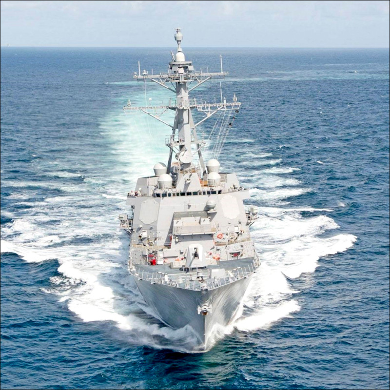 美軍飛彈驅逐艦「芬恩號」（見圖）及海洋測量船「西爾斯號」於一月十六日至十七日通過台灣海峽。（圖取自USS John Finn臉書）