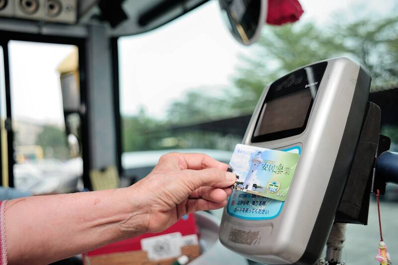 屏縣敬老卡升級每月1000元奏效 使用率升至56%