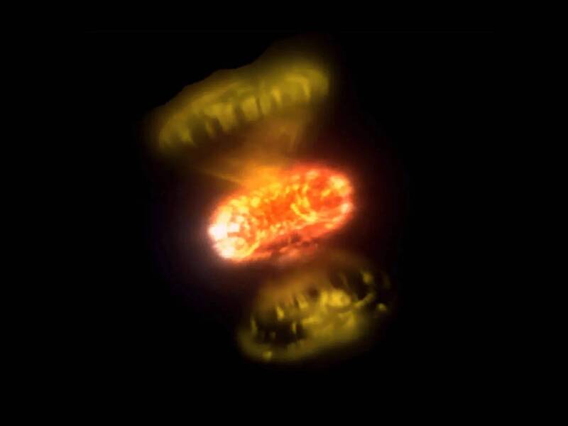 白矮星「新星爆發」影像首度曝光，顯示爆炸呈現複雜的非對稱噴發流結構。（圖：WIRED / CHARA Array）