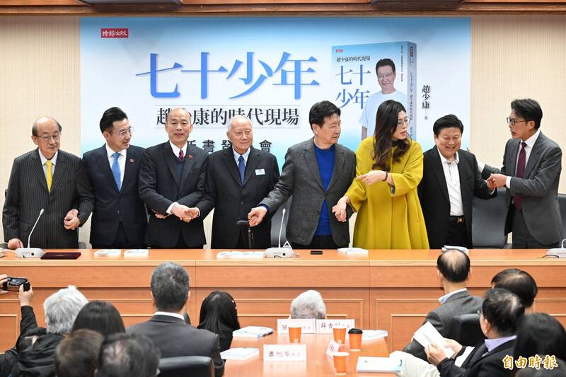 出席趙少康新書發表 柯建銘主動提續杯「大和解咖啡」