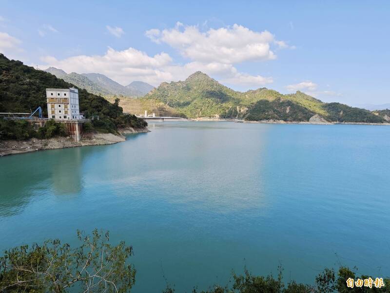 蓄水率近7成的曾文水庫，已啟動一期稻作的洪灌作業。（記者吳俊鋒攝）