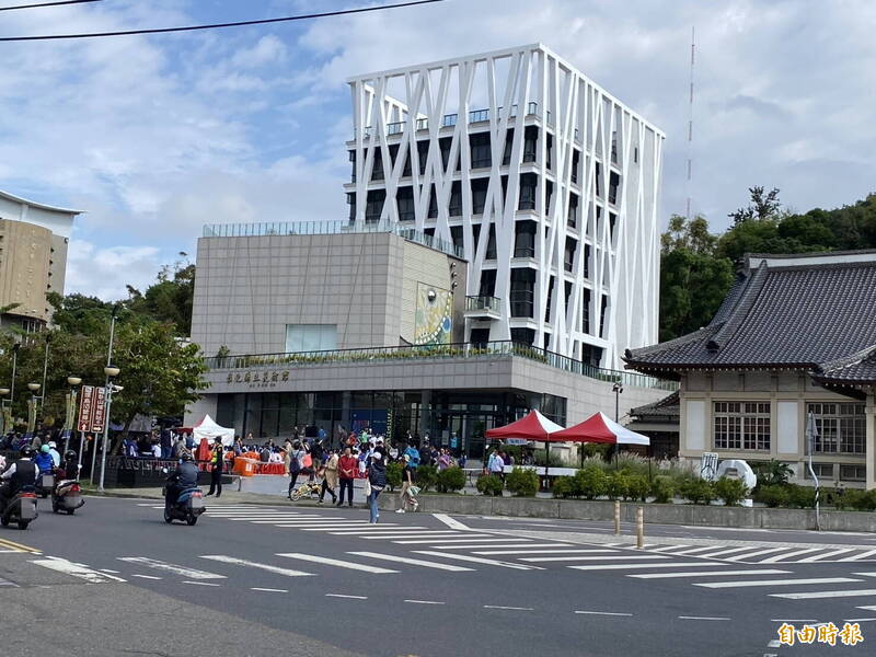 彰化縣展現(xiàn)名家揮毫作品並售予建伯立歐二期家園作品