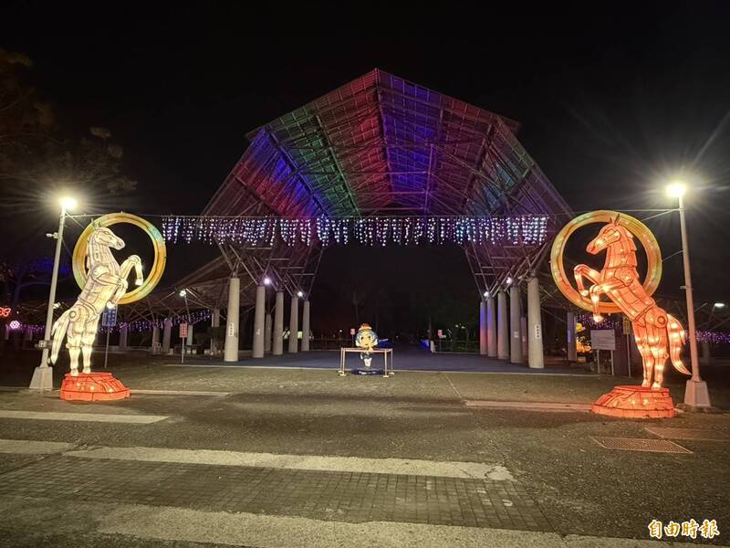 賞燈不只拍美照！雲林農博、高鐵綠園道 打造夜間新亮點