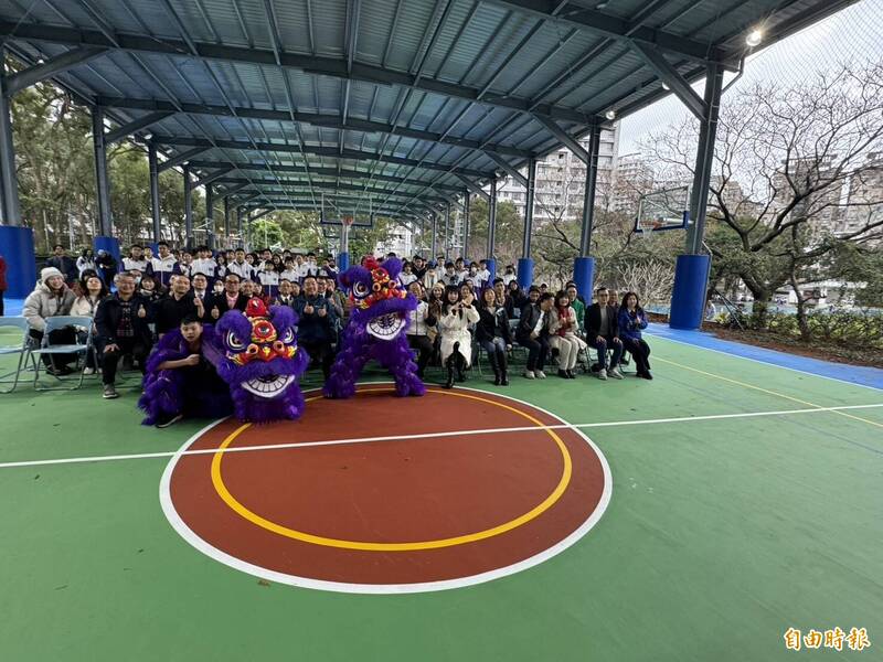 林口國中啟用光電風雨球場 師生迎新設施