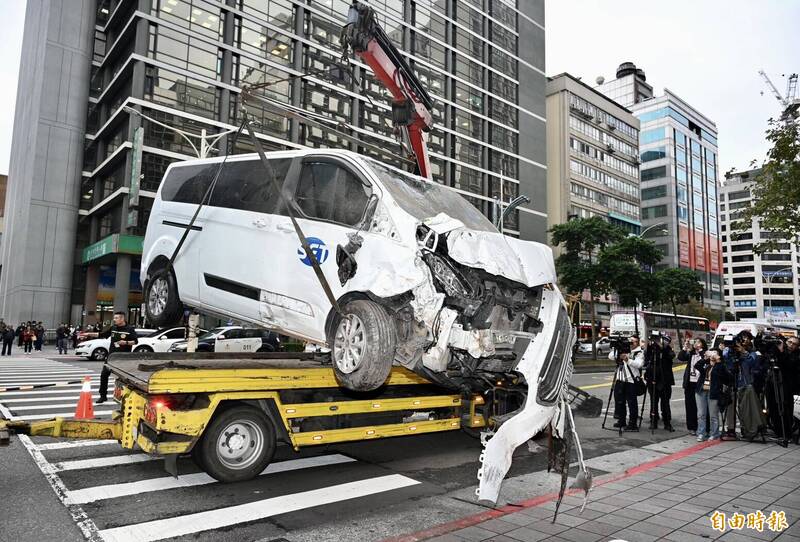 採訪車撞進北市彰銀釀多人受傷！《三立新聞》發聲明