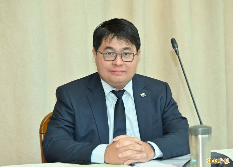 遭譏「敗訴律師」！黃帝穎貼勝訴紀錄反擊 藍白這些人全上榜