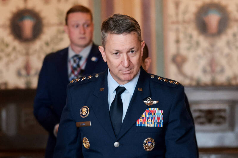 美國參謀長聯席會議主席凱恩將主持2月11日召開的34國將領峰會。（路透）
