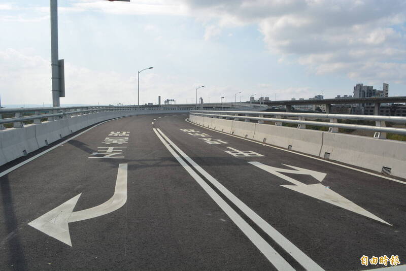 台74大里十九甲匝道今晚7點通車 節省通勤時間約20分鐘