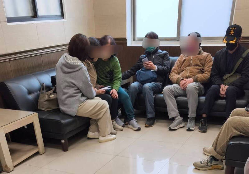 被運匠丟包台64高架慘遭4車輾斃 今解剖確認生前是否飲酒