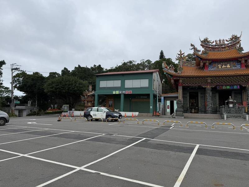 大古山登山步道公园传出2名女子在如厕遭偷拍,警方获报火速赶往逮获偷拍狼。(记者余瑞仁翻摄) 大古山登山步道公园传出2名女子在如厕遭偷拍,警方获报火速赶往逮获偷拍狼。(记者余瑞仁翻摄)