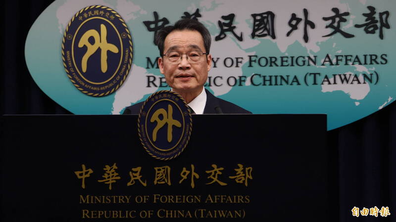 護照別亂蓋旅遊紀念章！外交部提醒：有章戳、塗改需申換新