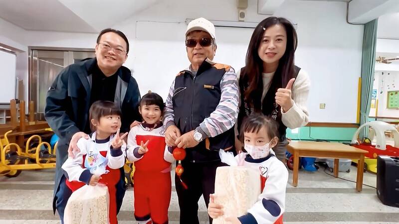 重溫5、60年代童年美食 馬公幼兒園爆米香文化教育落幕