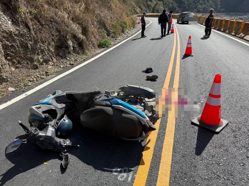 南橫公路汽機車碰撞 63歲騎士重摔頭部受創不治