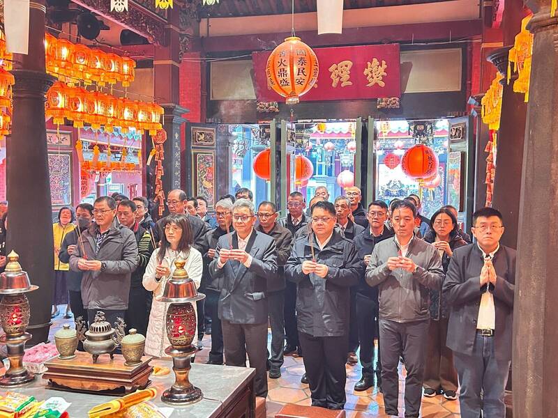 上任先拜城隍 澎湖縣警察局長林樹國率員參拜