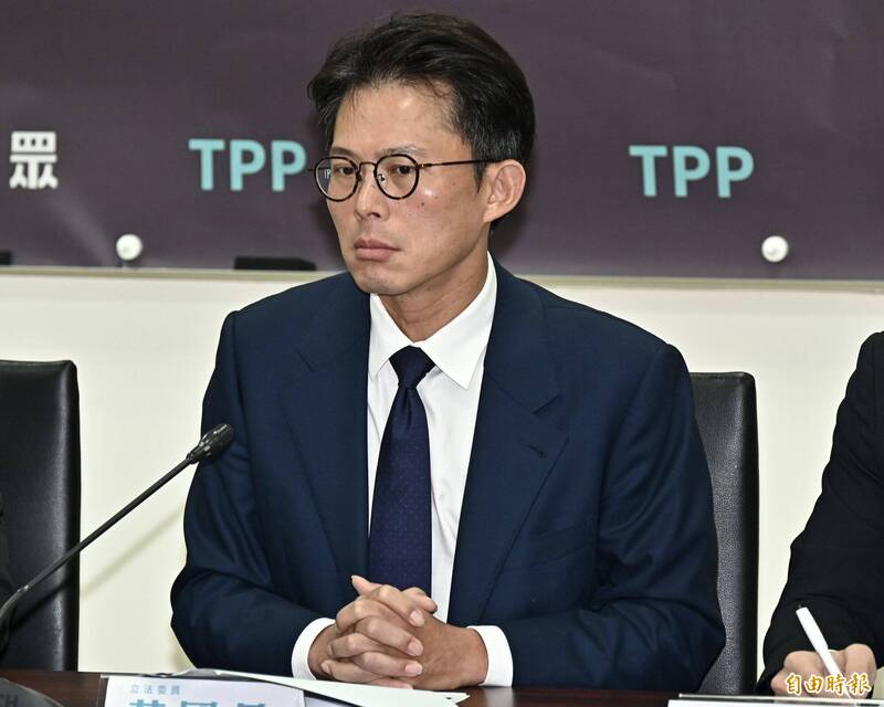 有裝備沒後勤、購買數量全寫死  張育萌盤點黃國昌軍購條例荒謬之處