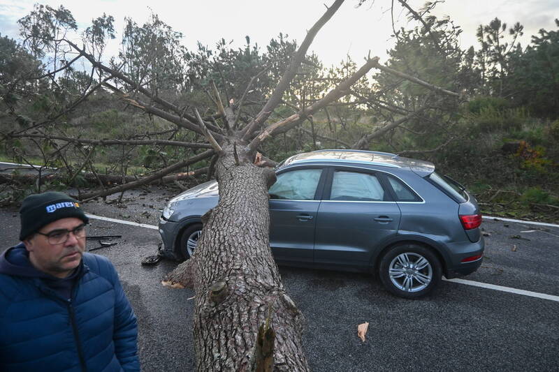 風暴克莉絲汀侵葡萄牙釀3死 逾80萬人斷電