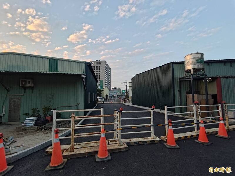 鼎金一巷東北側末端打通,未來可串接仁武區大豐街。(記者王榮祥攝) 鼎金一巷東北側末端打通,未來可串接仁武區大豐街。(記者王榮祥攝)