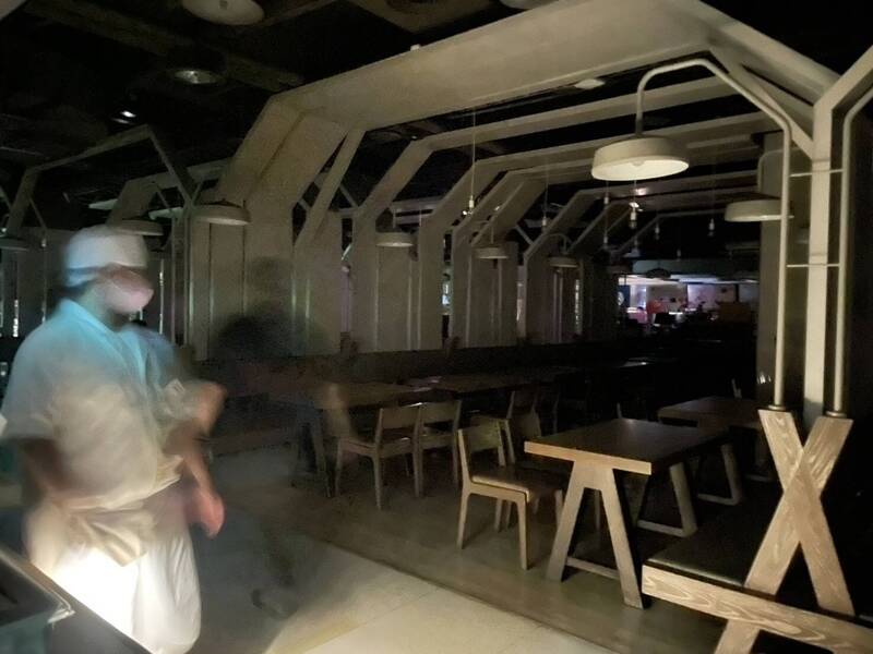 台南市區電力故障5千多戶與新光三越兩店停電 下午1時復電