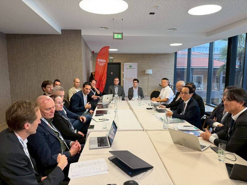 赴葡萄牙參加OASC年會 林欽榮分享「高雄主權AI燈塔計畫」