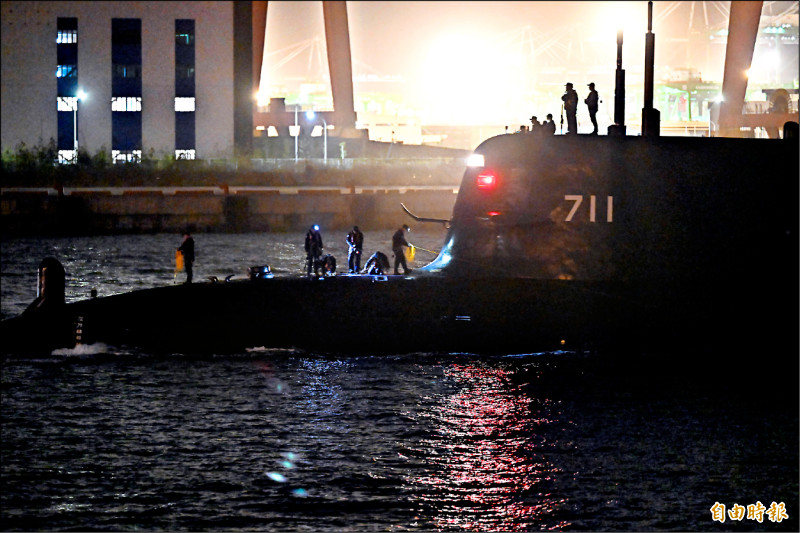 下潛50公尺 海鯤號成功潛航測試