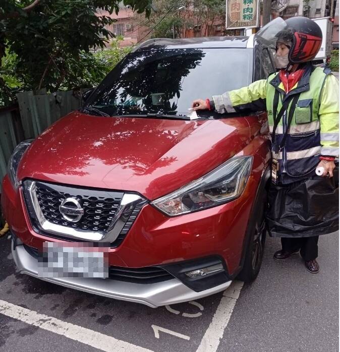 新北路邊汽機車格 除夕、初一全面暫停收費