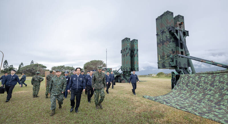 賴總統視導東部駐軍 呼籲為台灣子弟兵投入更多資源