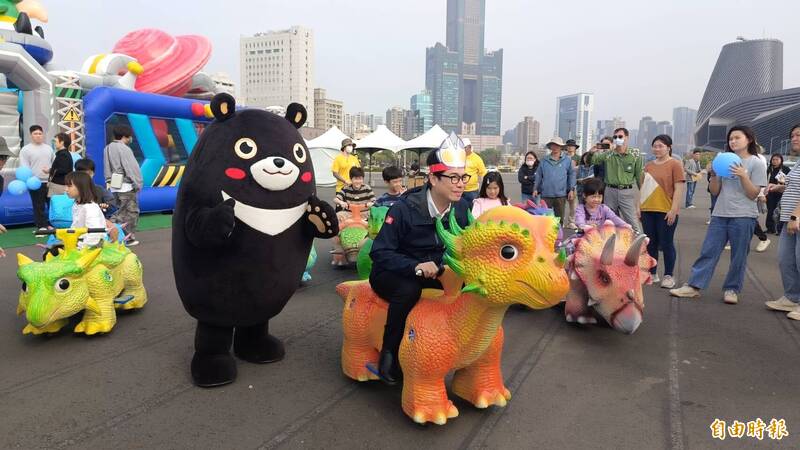 陳其邁開箱高雄冬日遊樂園 22項遊樂設施有9項新玩意