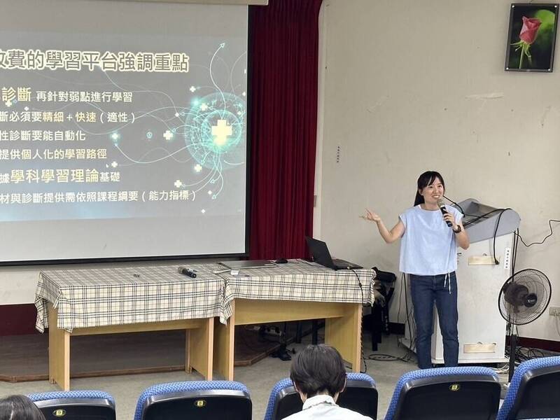 南市教師團隊包辦「因材網A2講師」3大獎 展現深耕數位學習成果