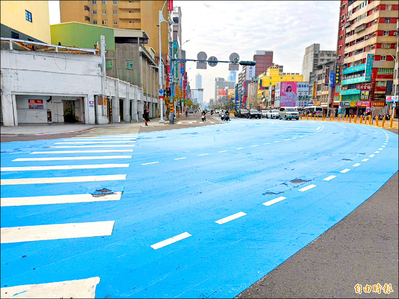 高雄火車站彩色路面 明後天退場