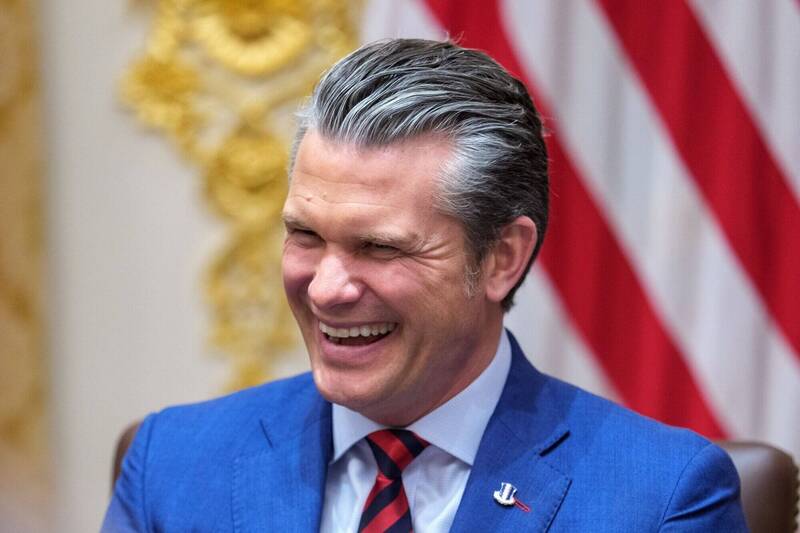 伊朗緊張升溫 美戰爭部長稱軍隊就緒等川普下令