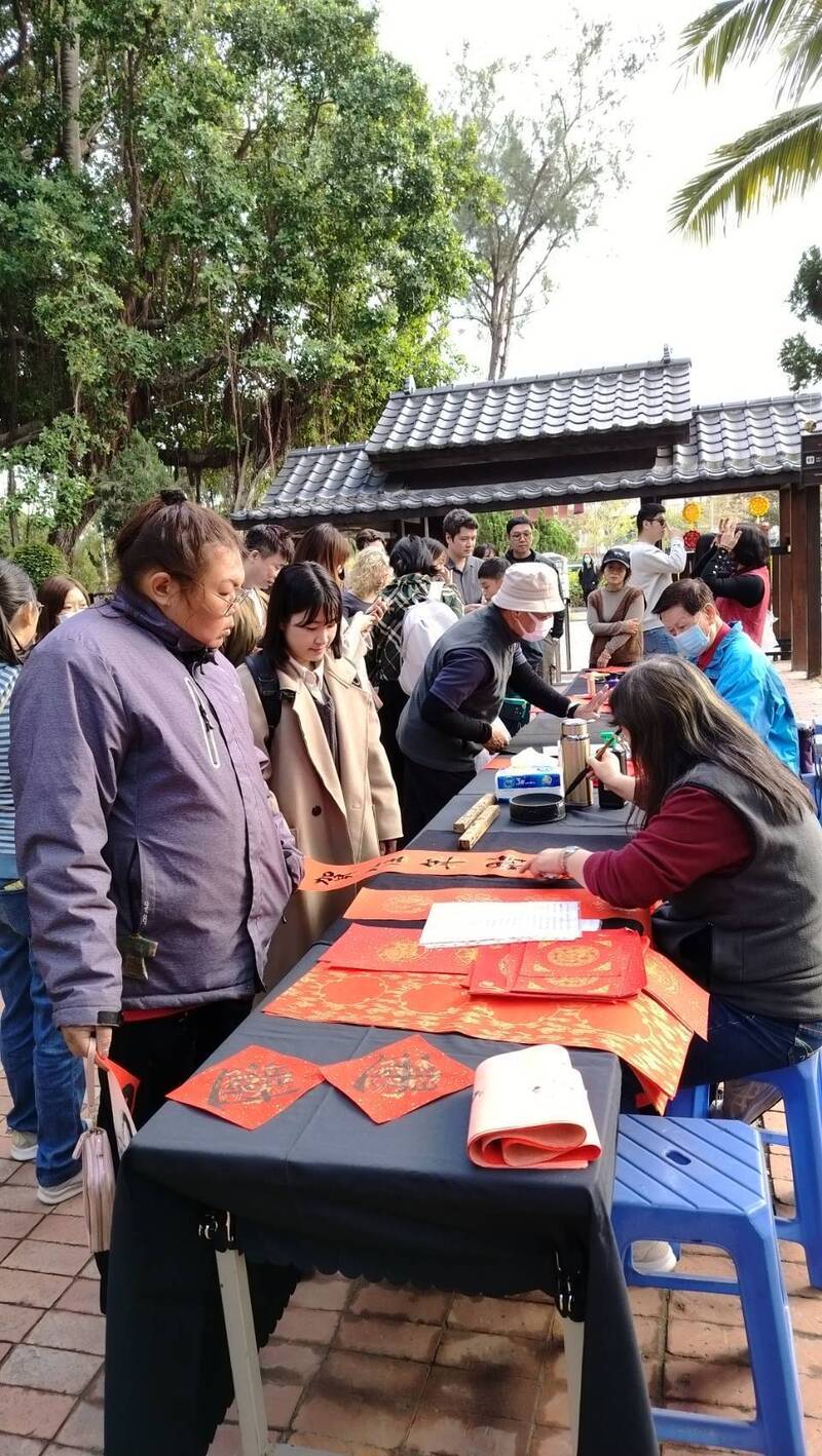 駿馬奮蹄迎新年 安平樹屋限量春聯免費送