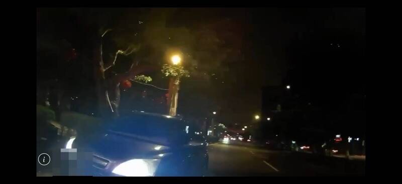 駕駛違規被開單情緒激動不願駛離 再吃3罰單