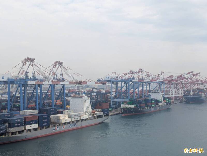 陽明海運旗下貨輪「環明輪」被查獲運毒，台籍尤姓船長遭聲押禁見。示意圖，非當事船隻（記者黃佳琳攝）