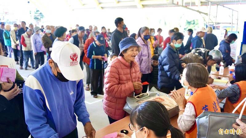 43歲男遭天降怪手砸死留罹癌妻和3幼子 暖心人士捐5萬助渡難關