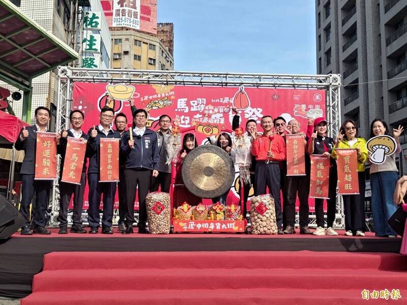 三鳳中街年貨大街開跑 陳其邁:天下第一街、多人情味