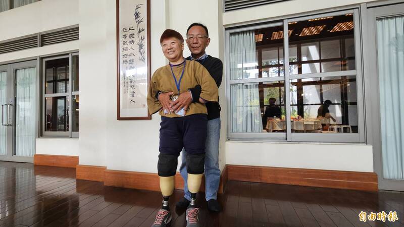 失去雙手雙腳！劉凉珠穿義肢活出精彩第二人生 嗑瓜子也OK