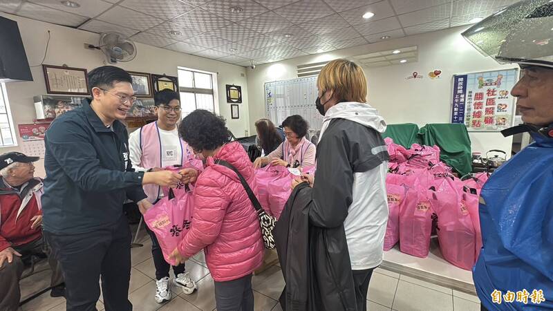 基隆正砂社區寒送暖暨跳蚤市集 提前感受年節溫暖