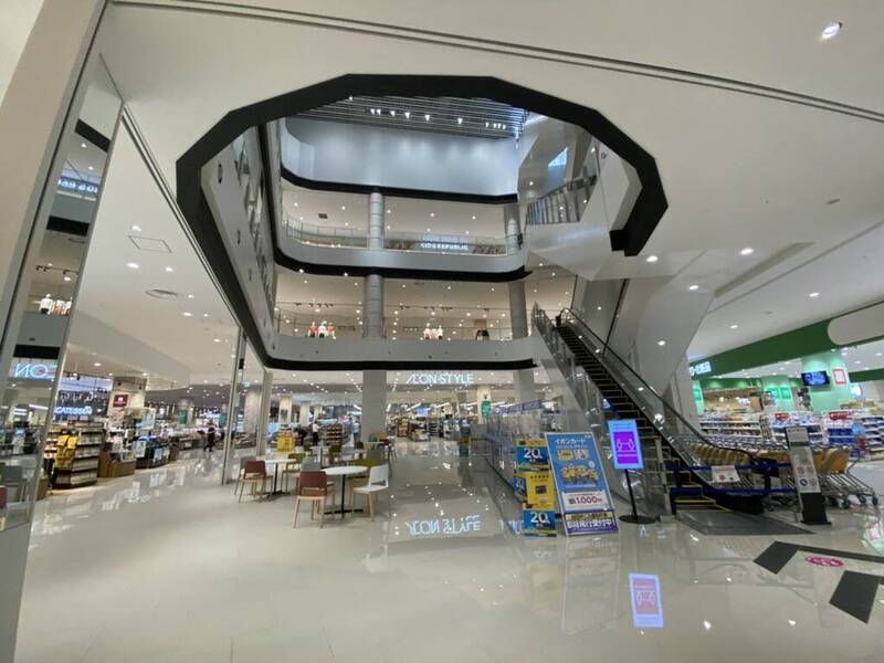 日本商場開設眾院提前投票站 民眾大讚:來購物時順便投完